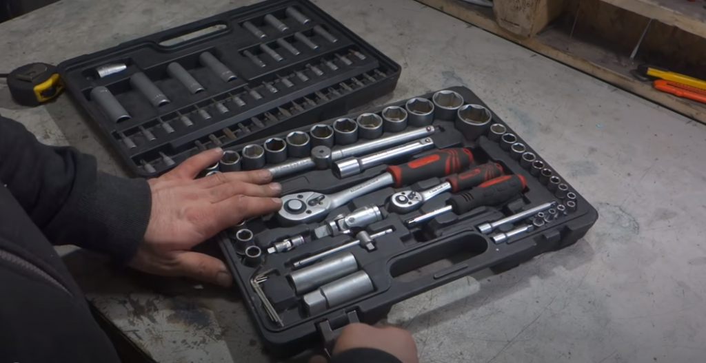 How to choose a toolbox for power tools